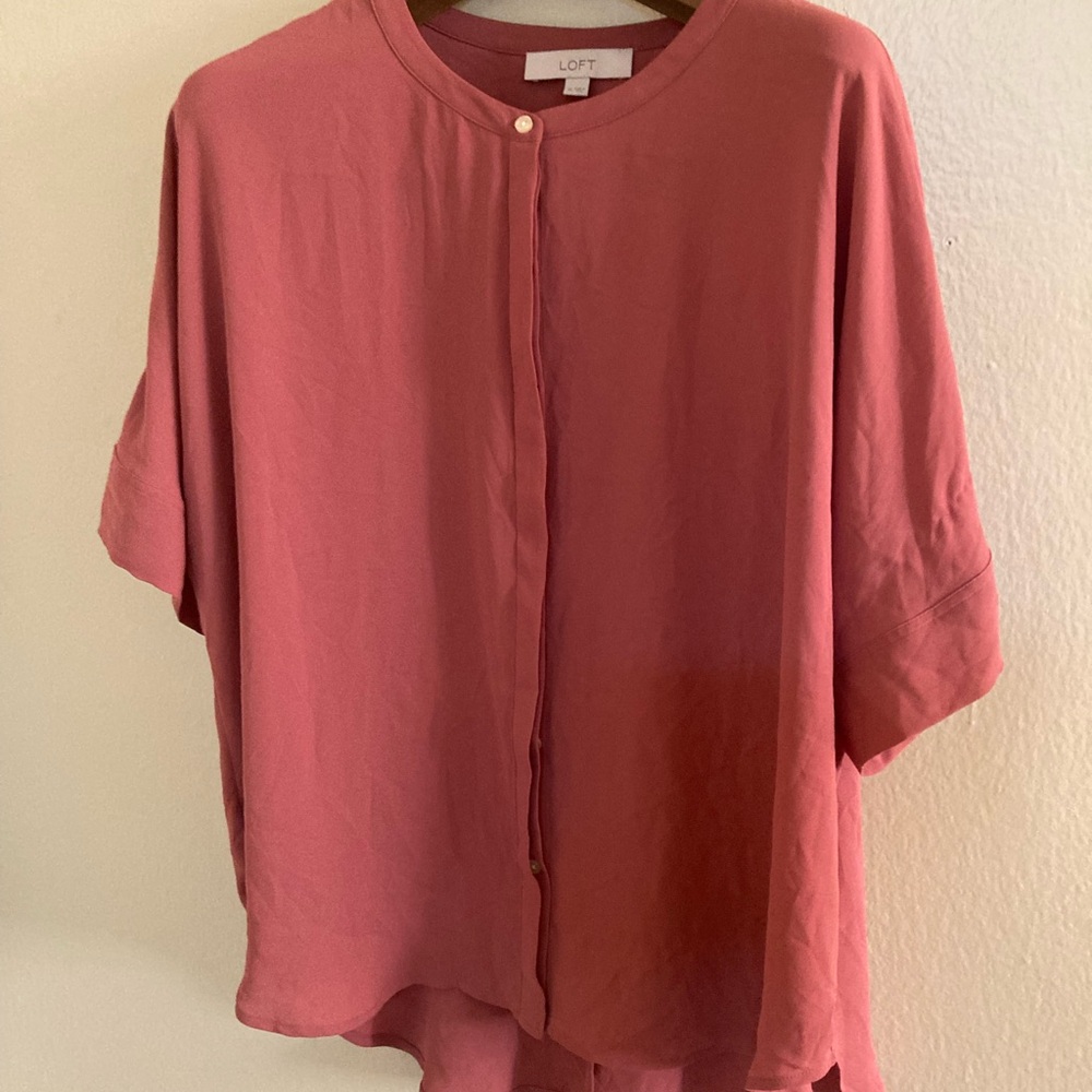womens old pink colored top size XL